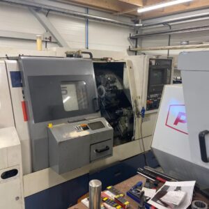 Mori Seiki SL 25 CNC dreiebenk med Stangmagasin